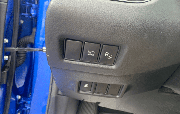 toyota-c-hr-122h-graphic-2wd-e-cvt - 947914713