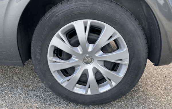 peugeot-208-affaire-1-2-puretech-82ch-s-s-premium-euro6c - 953844713