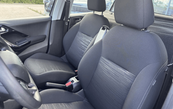 peugeot-208-affaire-1-2-puretech-82ch-s-s-premium-euro6c - 953844713