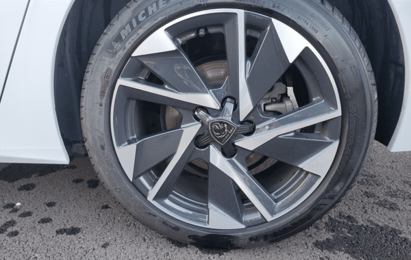 peugeot-308-1-5-bluehdi-130ch-s-s-allure-eat8 - 959524713