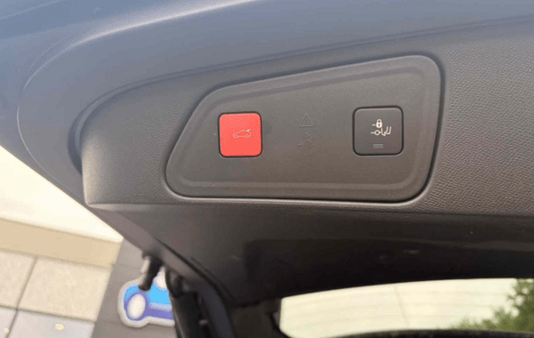 peugeot-3008-1-2-puretech-130ch-s-s-gt-eat8 - 966914713