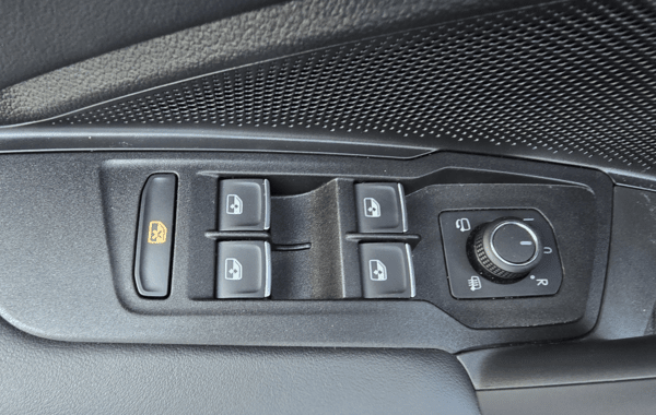 volkswagen-tiguan-2-0-tdi-150ch-r-line-dsg7 - 968564713