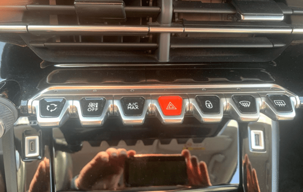 peugeot-2008-1-2-puretech-130ch-s-s-allure-eat8 - 969954713