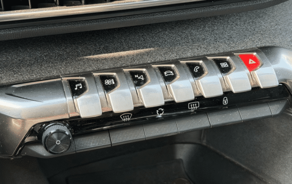 peugeot-3008-1-2-puretech-130ch-allure-s-s-eat6 - 972944713