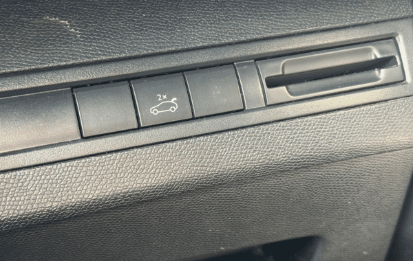 peugeot-3008-1-2-puretech-130ch-allure-s-s-eat6 - 972944713