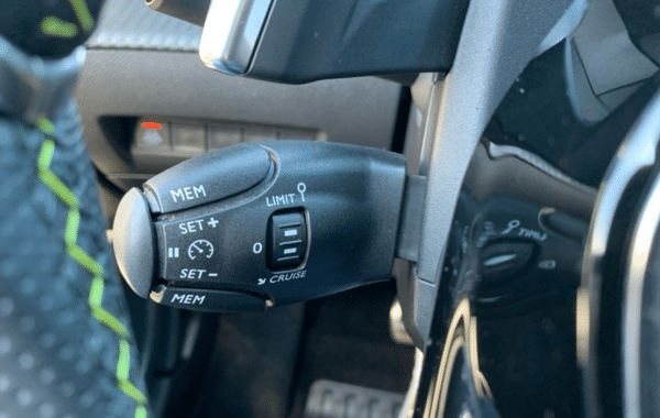 peugeot-2008-1-2-puretech-130ch-s-s-gt-eat8 - 974474713