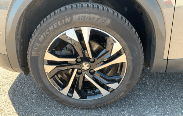 peugeot-2008-1-2-puretech-130ch-s-s-gt-eat8 - 974474713