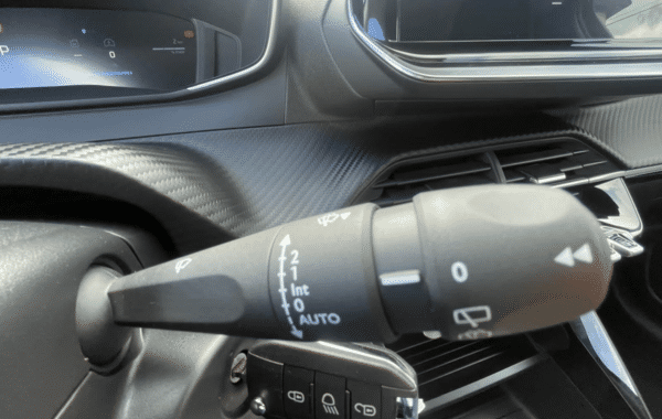 peugeot-208-1-2-hybrid-110ch-allure-e-dcs6 - 974684713