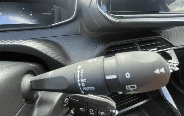 peugeot-208-1-2-hybrid-110ch-allure-e-dcs6 - 974704713