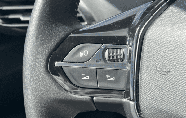 peugeot-3008-1-2-puretech-130ch-s-s-active-pack - 976454713