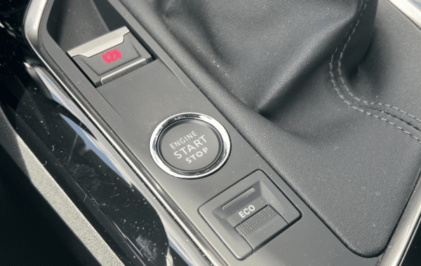 peugeot-3008-1-2-puretech-130ch-s-s-active-pack - 976454713