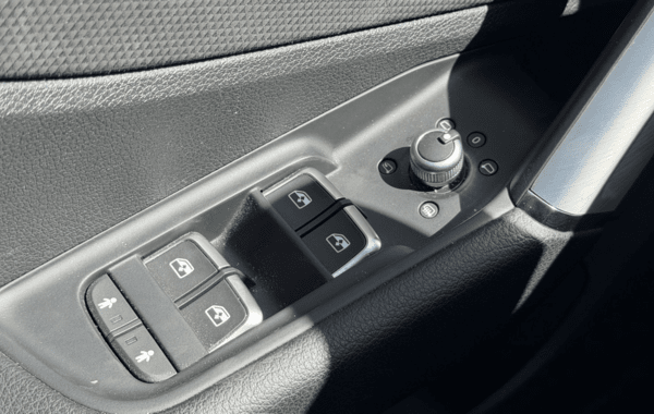 audi-q2-35-tdi-150ch-s-line-s-tronic-7 - 976774713