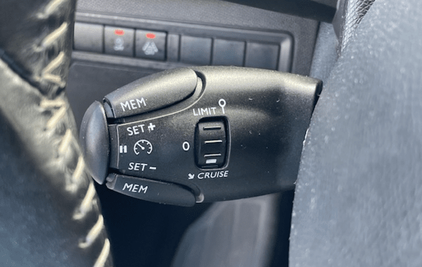 peugeot-308-sw-1-6-bluehdi-120ch-s-s-allure-eat6 - 977164713