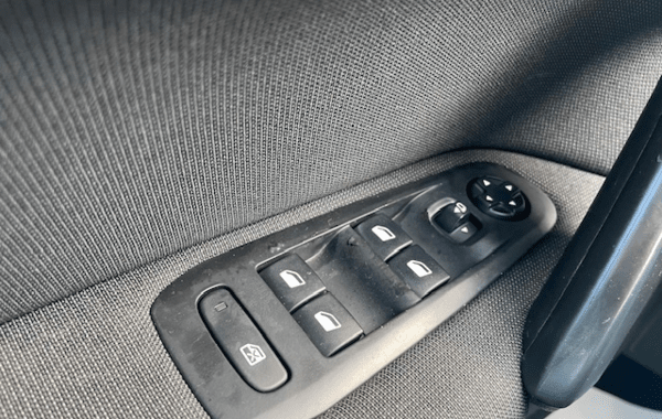 peugeot-308-sw-1-6-bluehdi-120ch-s-s-allure-eat6 - 977164713