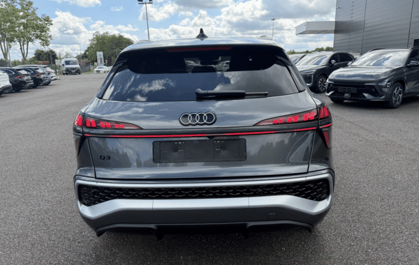 audi-q3-1-5-tfsi-150ch-hybride-s-line-s-tronic-7 - 979794713
