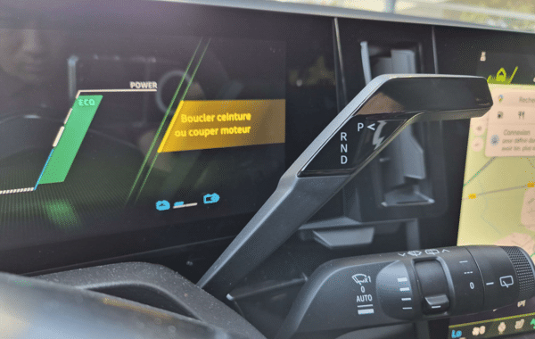 renault-austral-1-2-e-tech-full-hybrid-200ch-esprit-alpine-26 - 980604713