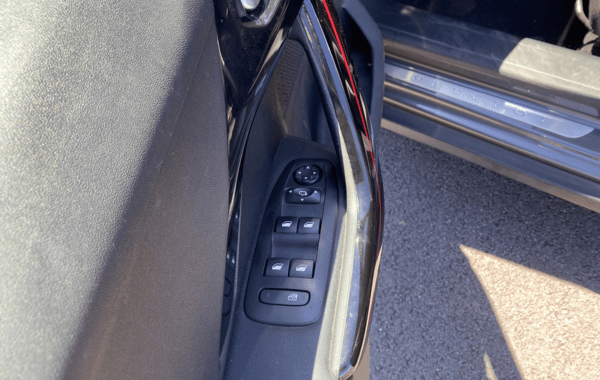 peugeot-2008-1-5-bluehdi-120ch-e6-c-gt-line-s-s-eat6 - 982314713