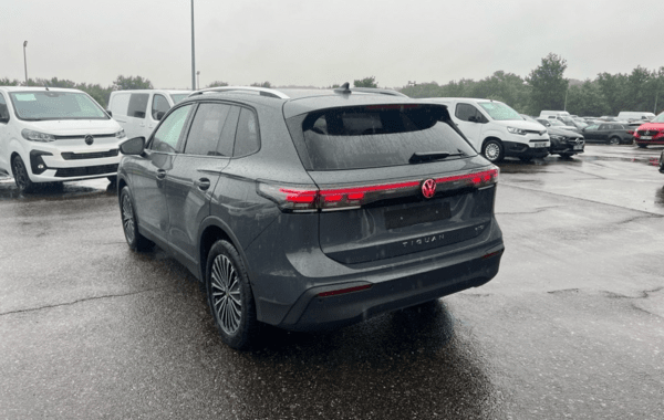 volkswagen-tiguan-1-5-etsi-131ch-life-dsg7 - 983534713