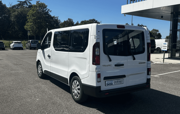 renault-trafic-iii-combi-l1-2-0-dci-120ch-s-s-zen-9-places - 983654713