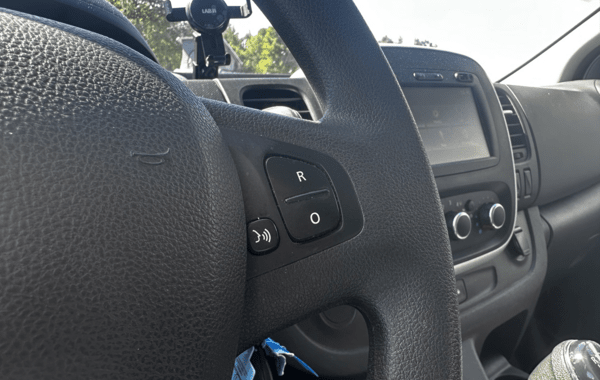 renault-trafic-iii-combi-l1-2-0-dci-120ch-s-s-zen-9-places - 983654713