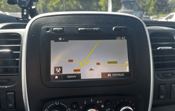 renault-trafic-iii-combi-l1-2-0-dci-120ch-s-s-zen-9-places - 983654713