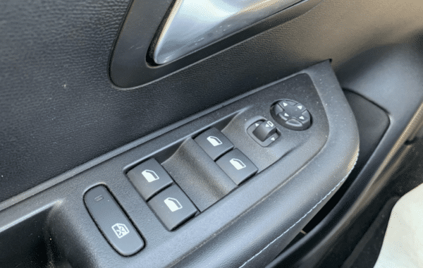 peugeot-208-1-5-bluehdi-100ch-s-s-allure-pack - 983684713