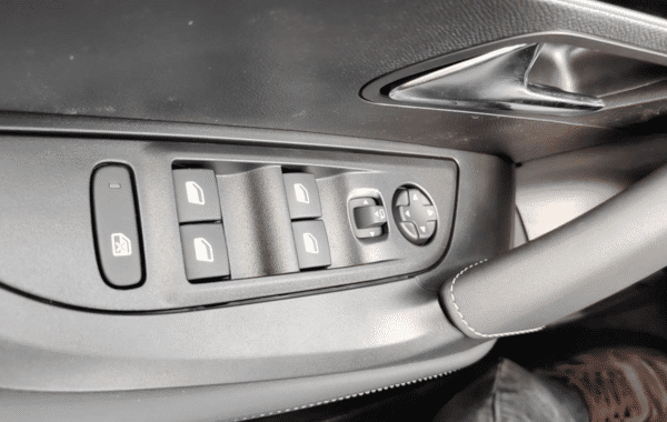 peugeot-2008-1-2-hybrid-145ch-gt-e-dcs6 - 985404713