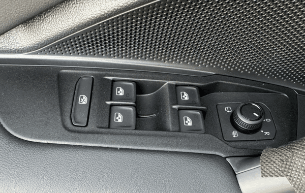 volkswagen-tiguan-1-5-etsi-131ch-life-dsg7 - 985904713