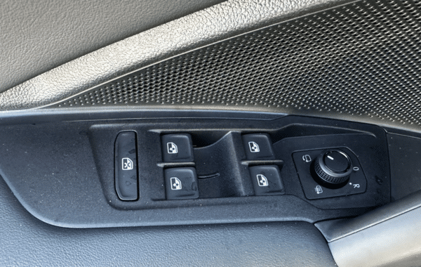 volkswagen-tiguan-1-5-etsi-131ch-life-dsg7 - 985994713