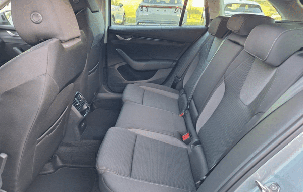 skoda-octavia-combi-2-0-tdi-scr-150ch-selection-dsg7 - 989064713