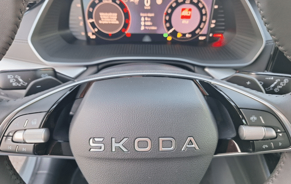 skoda-octavia-combi-2-0-tdi-scr-150ch-selection-dsg7 - 989064713
