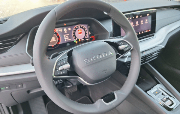 skoda-octavia-combi-2-0-tdi-scr-150ch-selection-dsg7 - 989084713