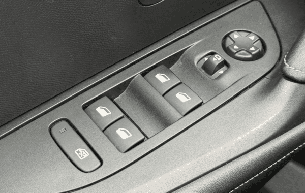 peugeot-2008-1-2-puretech-130ch-s-s-gt-eat8 - 989284713