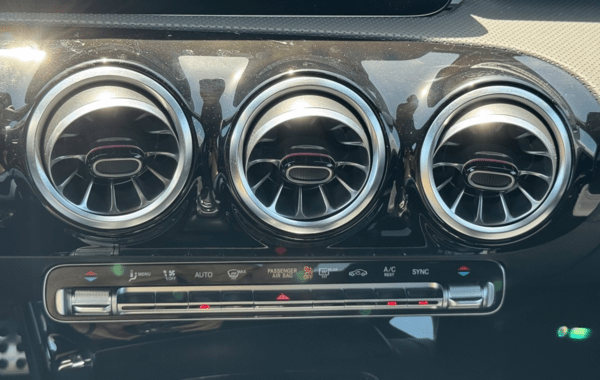 mercedes-cla-200-d-150ch-amg-line-8g-dct - 989524713