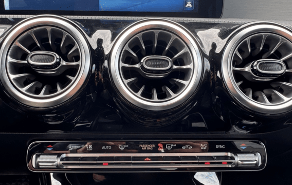 mercedes-cla-200-d-150ch-amg-line-8g-dct - 989534713
