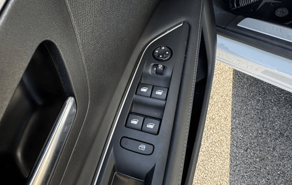 peugeot-3008-1-5-bluehdi-130ch-e6-c-crossway-s-s-7cv - 989884713