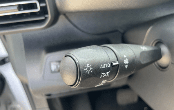 peugeot-partner-xl-diesel-130ch-automatique - 989974713