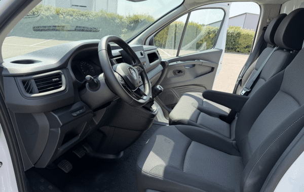 renault-trafic-iii-fg-l1h1-2t8-2-0-blue-dci-150ch-advance-24 - 990354713