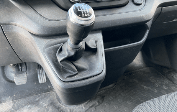 renault-trafic-iii-fg-l1h1-2t8-2-0-blue-dci-150ch-advance-24 - 990384713