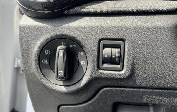 skoda-fabia-1-0-tsi-evo2-116ch-selection-dsg7 - 990494713