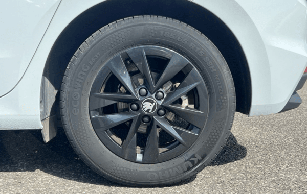 skoda-fabia-1-0-tsi-evo2-116ch-selection-dsg7 - 990494713