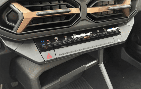 dacia-bigster-1-2-mild-hybrid-140ch-extreme - 990644713