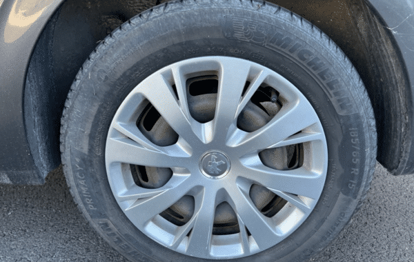 peugeot-208-affaire-1-2-puretech-82ch-s-s-premium-pack-euro6c - 990854713