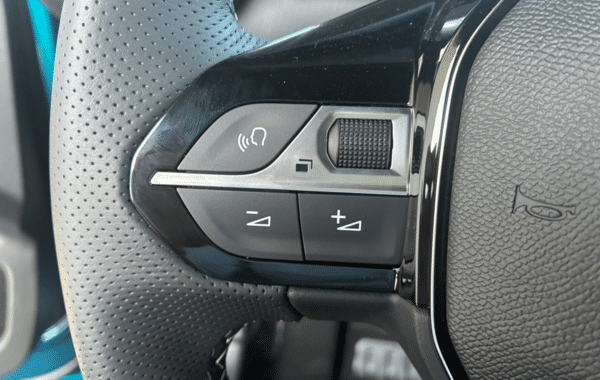 peugeot-2008-1-2-hybrid-145ch-gt-e-dcs6 - 991614713