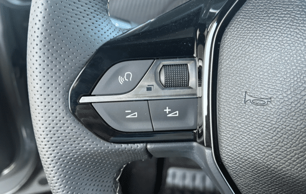peugeot-2008-1-2-hybrid-145ch-gt-e-dcs6 - 991644713