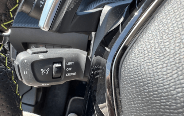 peugeot-2008-1-2-puretech-130ch-s-s-gt-eat8 - 991734713