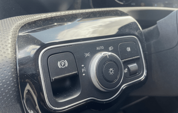 mercedes-classe-a-180-136ch-amg-line-7g-dct - 992814713