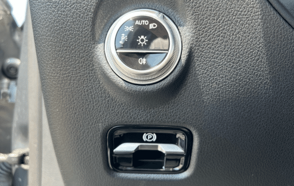 mercedes-classe-c-220-d-200ch-avantgarde-line - 993024713