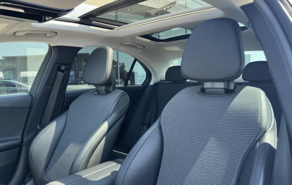 mercedes-classe-c-220-d-200ch-avantgarde-line - 993024713
