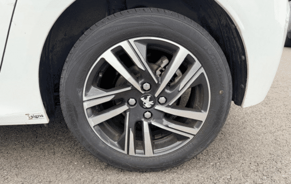 peugeot-208-1-5-bluehdi-100ch-s-s-allure - 993674713